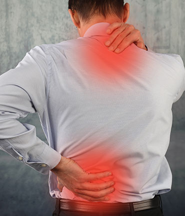 Man suffering from auto accident injuries in need of a Louisville Chiropractor at Dynamic Chiropractic