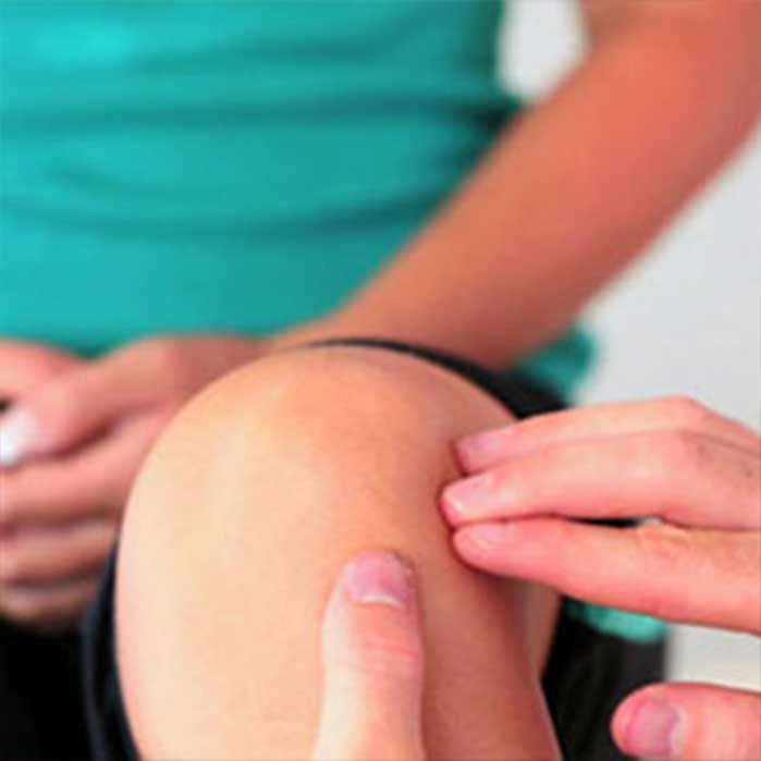 Chiropractic care for knee pain in Louisville